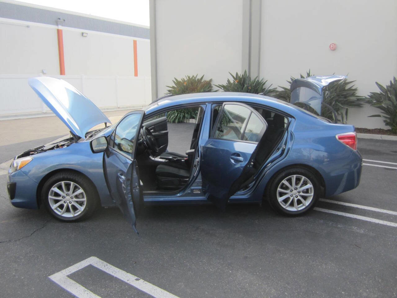 Used 2014 Subaru Impreza 2.0i Premium w/ All-Weather Package w/CVT image 9