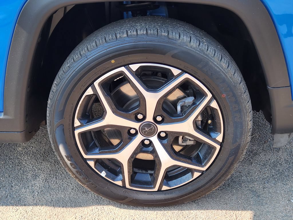 Used 2025 Jeep Compass Limited AWD/4WD image 15