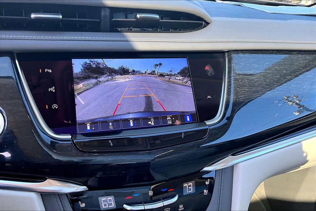 Used 2023 Cadillac XT6 Premium Luxury w/ Technology Package image 13