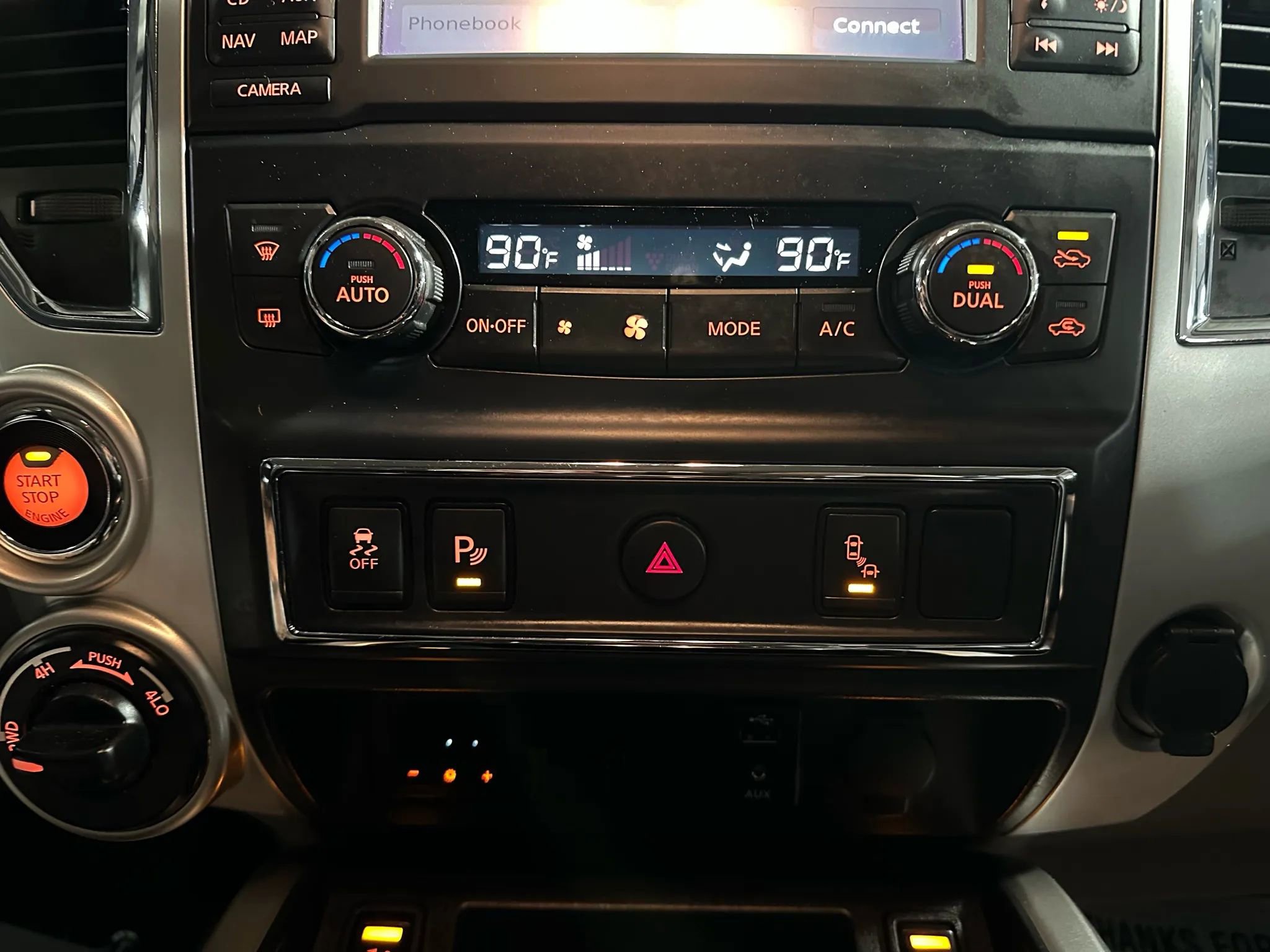 Used 2017 Nissan Titan SL image 24