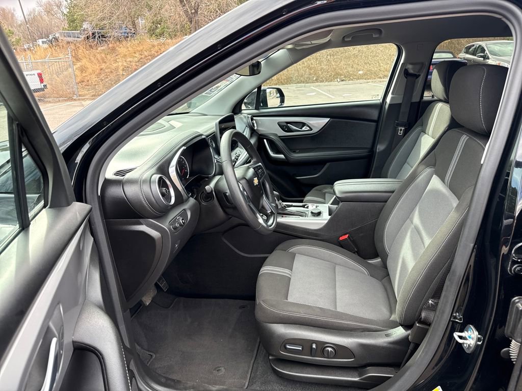 Used 2025 Chevrolet Blazer LT image 11