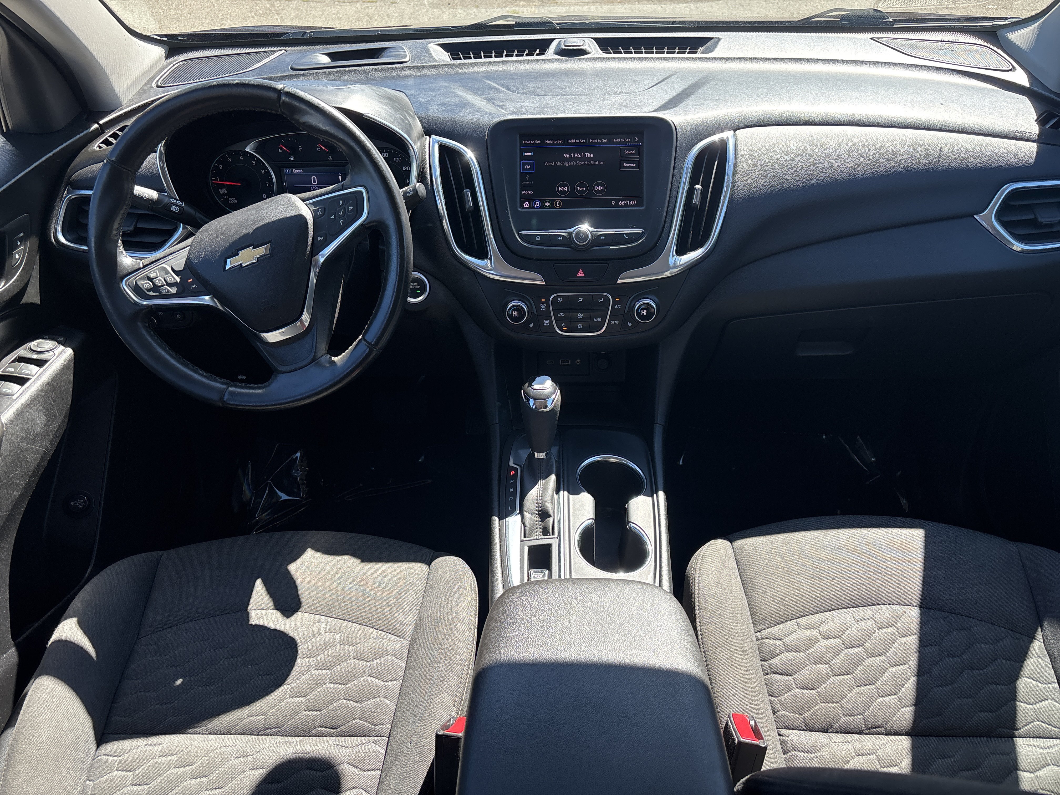 Used 2020 Chevrolet Equinox LT FWD image 13