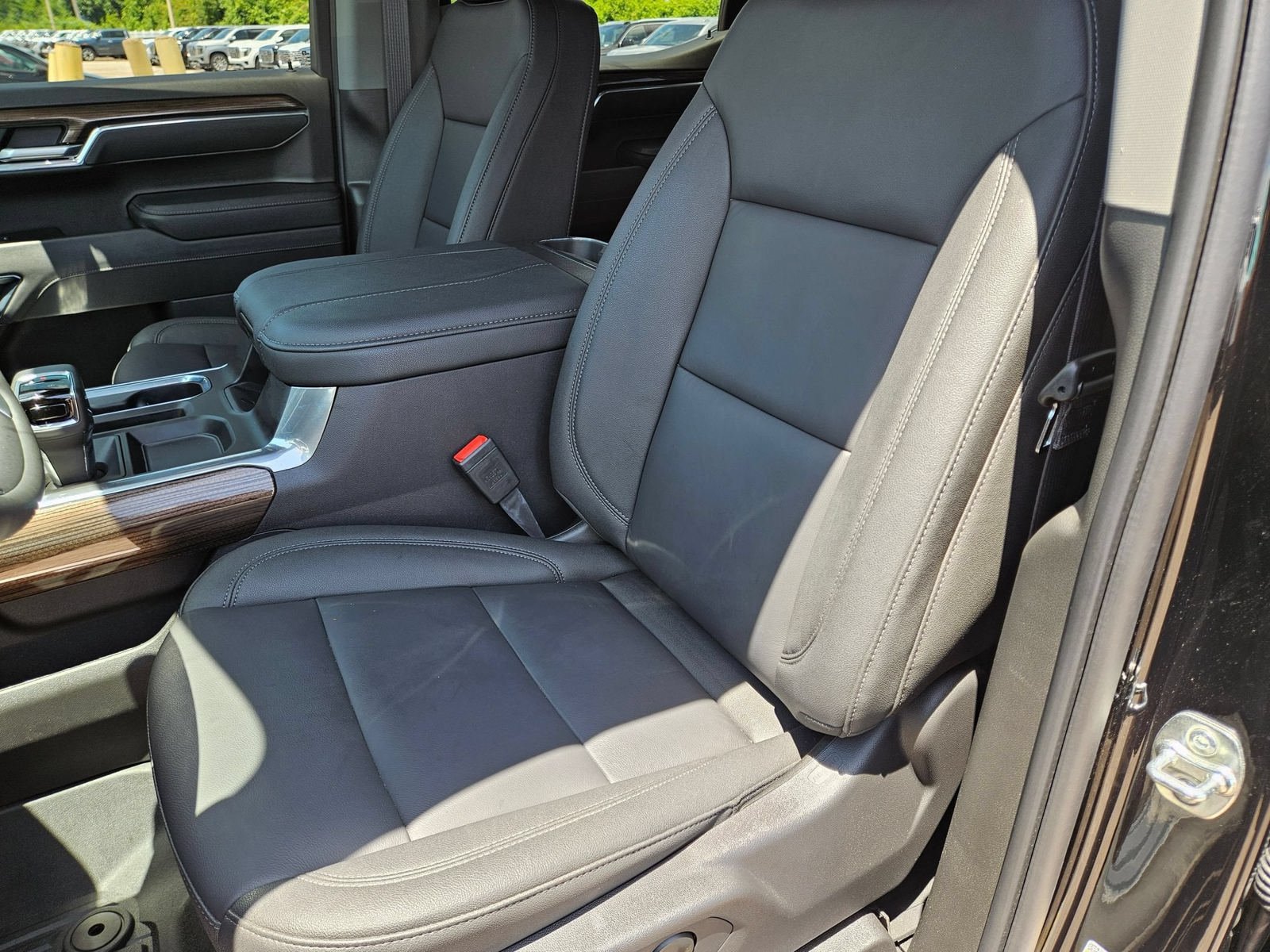 Used 2026 Chevrolet Silverado 1500 LT Trail Boss w/ LT Trail Boss Premium Package AWD/4WD image 22