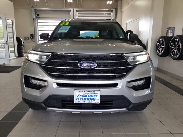 Used 2023 Ford Explorer XLT w/ Equipment Group 202A AWD/4WD image 17