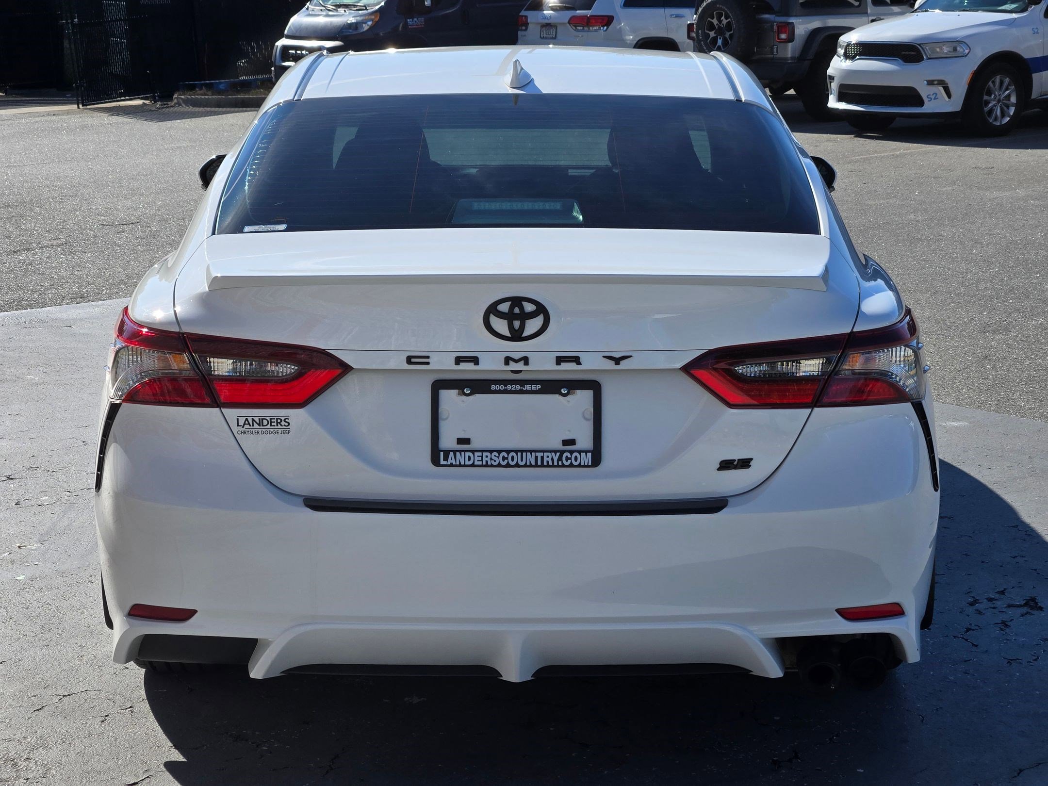 Used 2023 Toyota Camry SE image 6