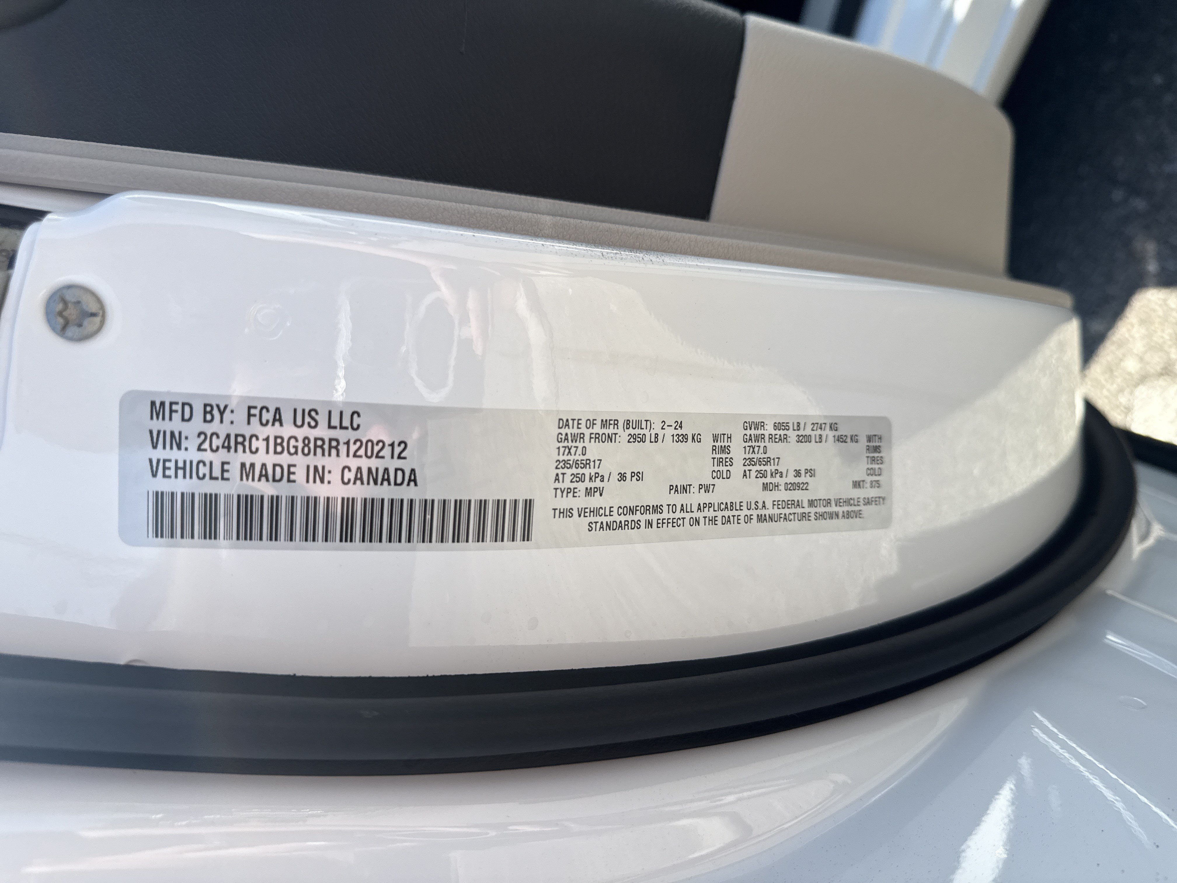 Used 2024 Chrysler Pacifica Touring-L FWD image 33