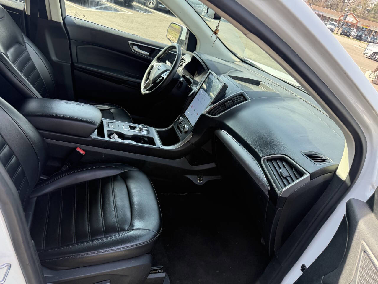 Used 2022 Ford Edge SEL AWD/4WD image 14