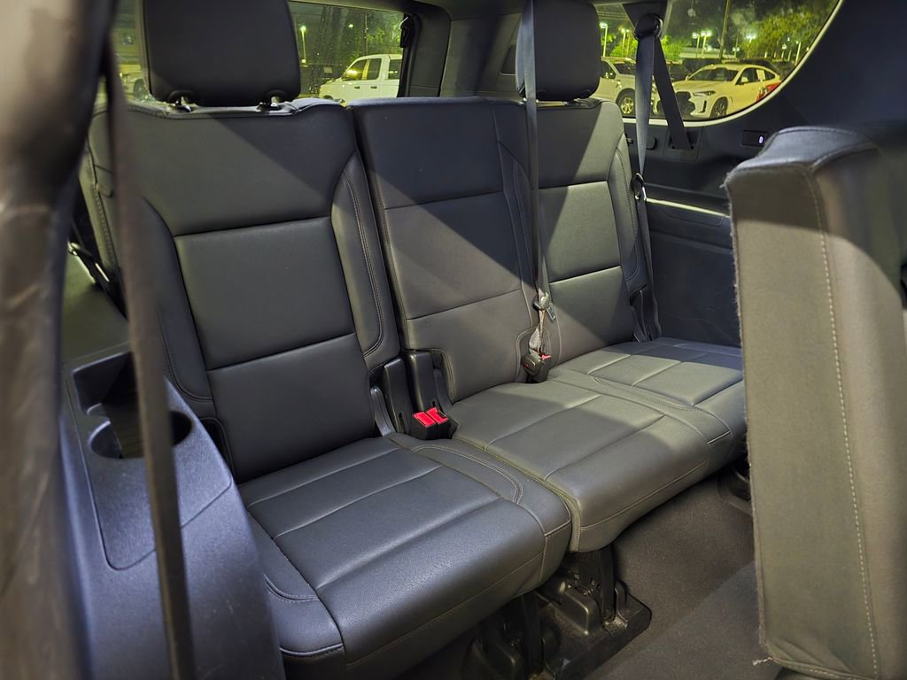 Used 2024 Chevrolet Suburban LT RWD image 35