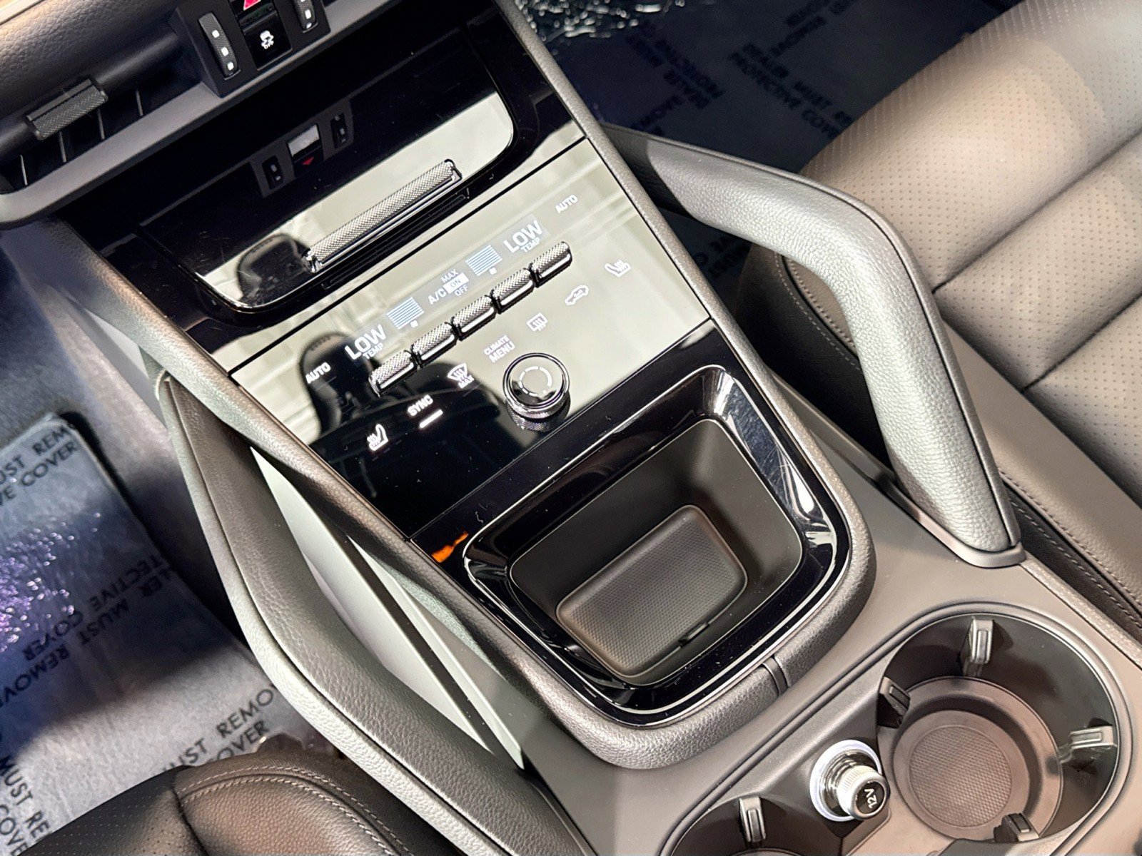 Certified 2025 Porsche Cayenne image 18