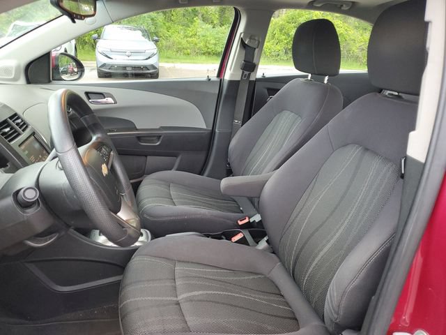 Used 2014 Chevrolet Sonic LT w/ LT Promotional Package FWD image 5