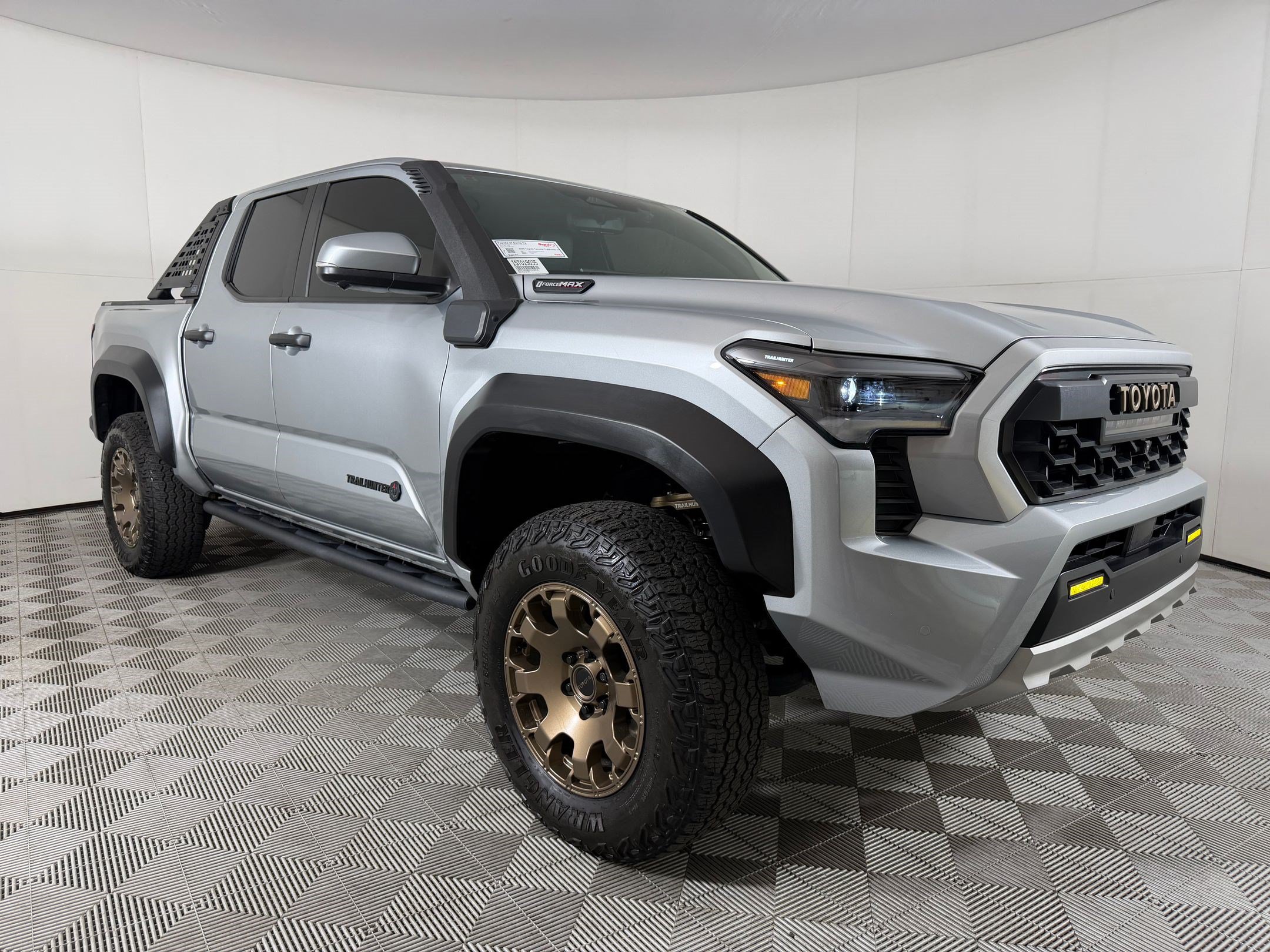 Used 2025 Toyota Tacoma 4x4 Double Cab Hybrid image 7