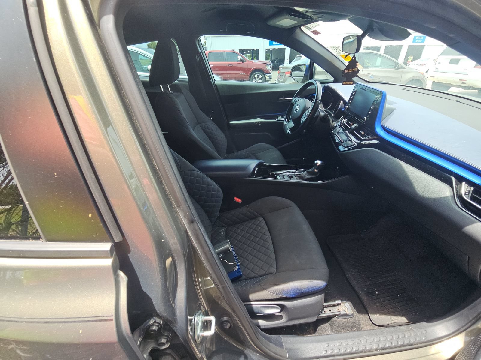 Used 2021 Toyota C-HR XLE FWD image 11