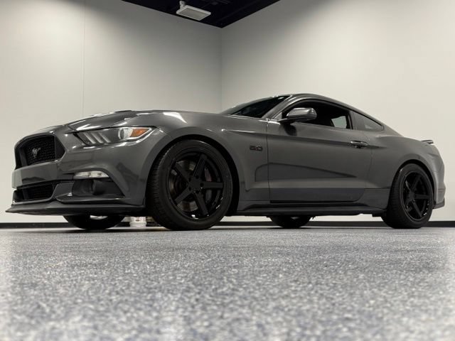 Used 2017 Ford Mustang GT Premium w/ GT Performance Package RWD image 4