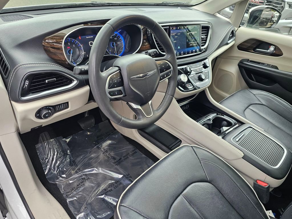 Used 2023 Chrysler Pacifica Limited FWD image 22