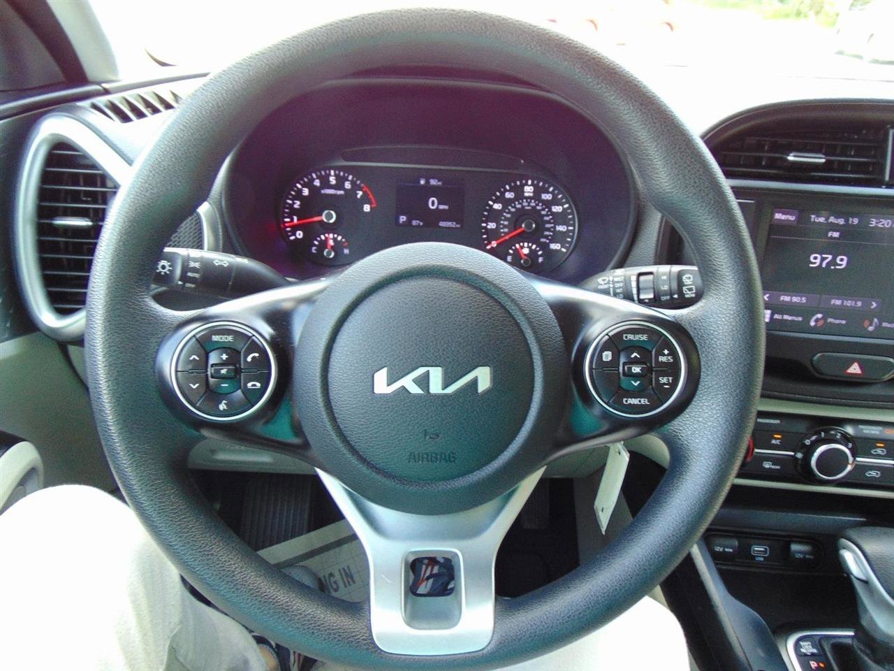 Used 2022 Kia Soul LX image 30