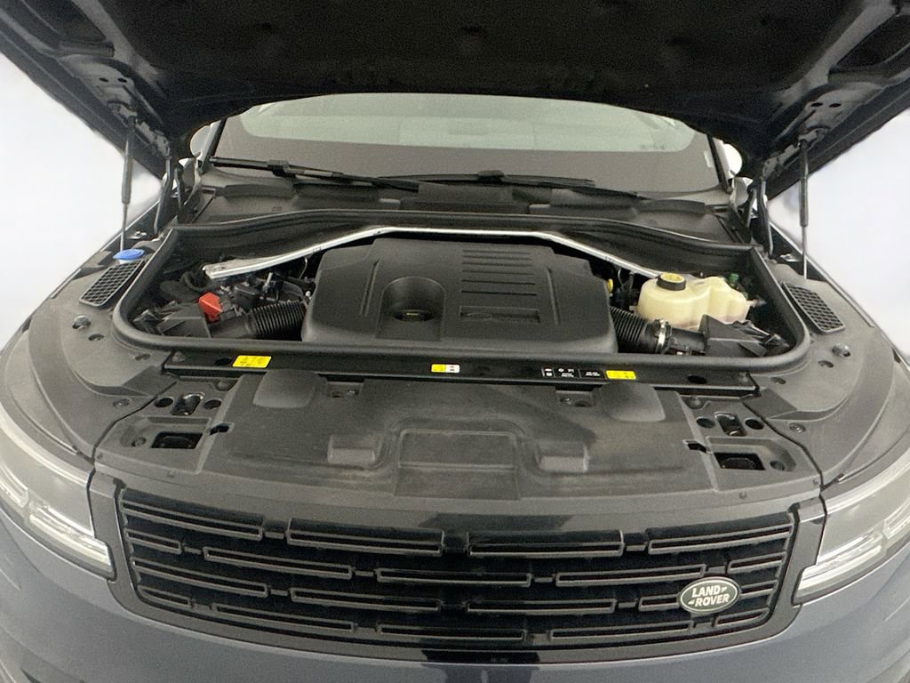 Used 2024 Land Rover Range Rover Sport SE image 30