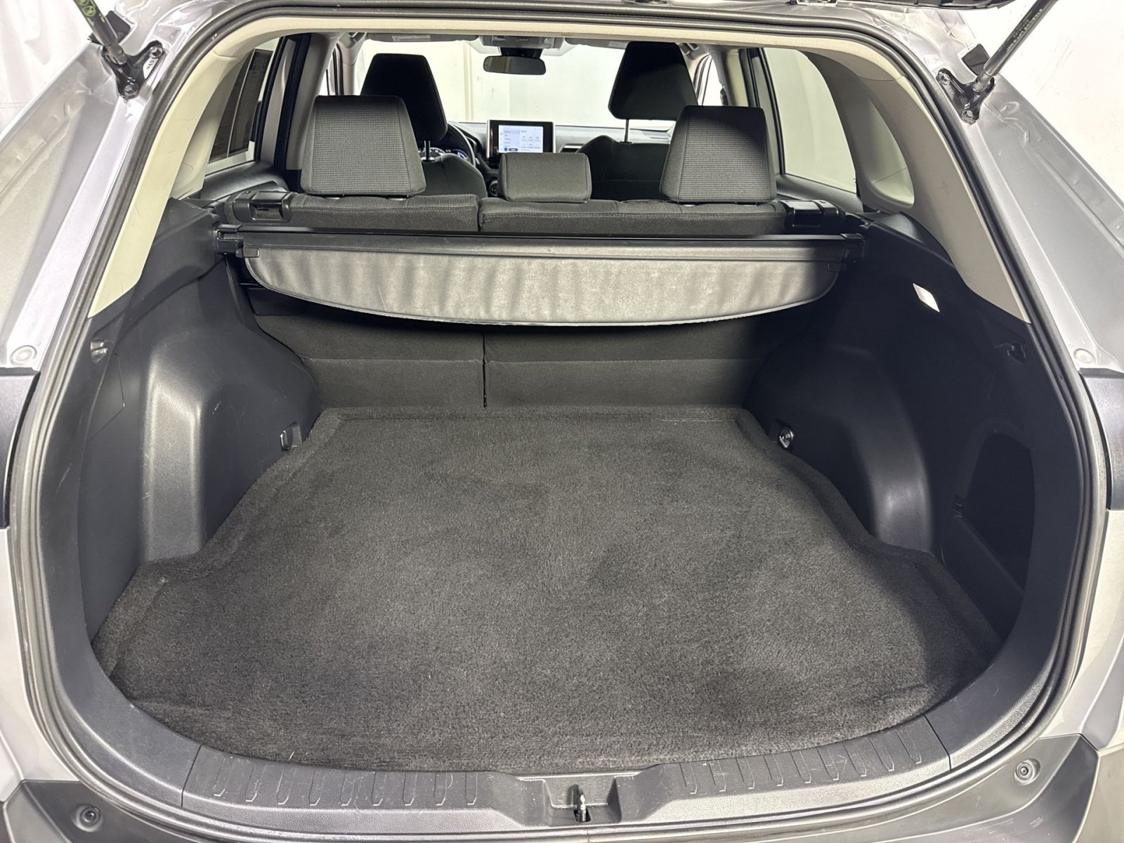 Used 2024 Toyota RAV4 LE AWD/4WD image 37