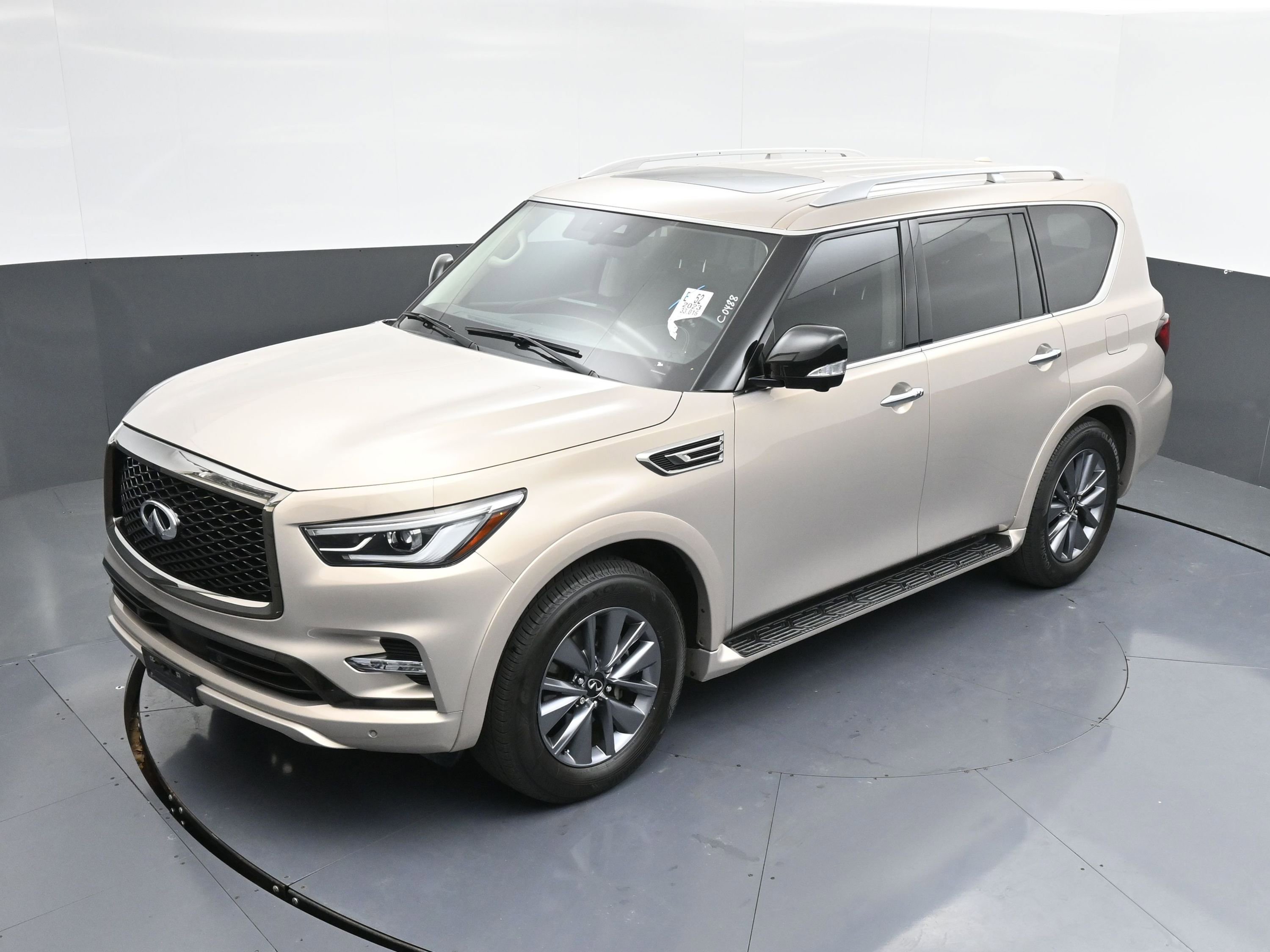 Used 2023 INFINITI QX80 Premium Select w/ All-Season Package image 40