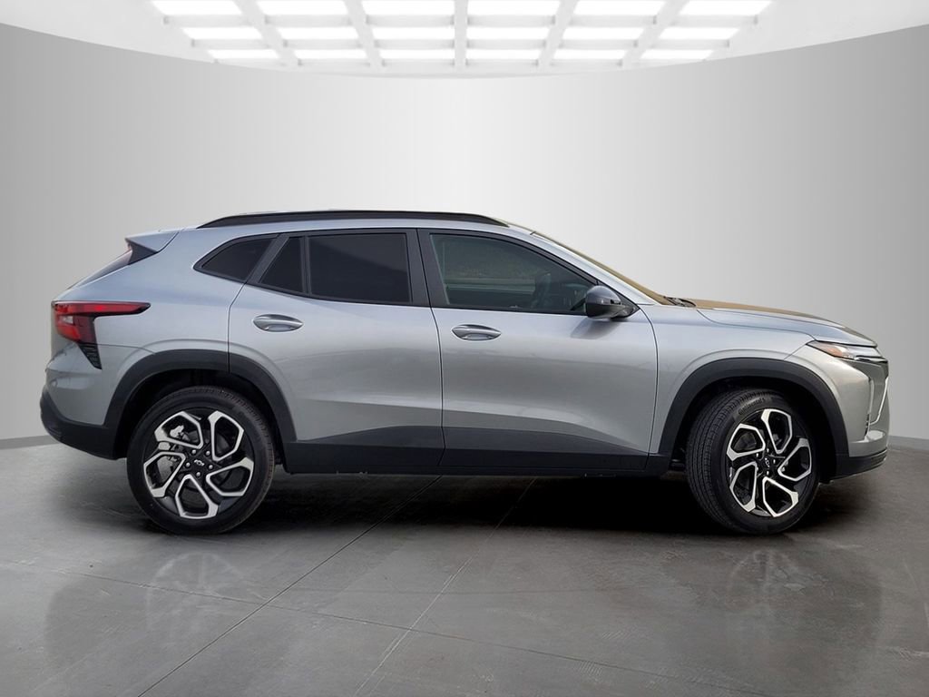 New 2026 Chevrolet Trax RS w/ Driver Confidence Package FWD image 3