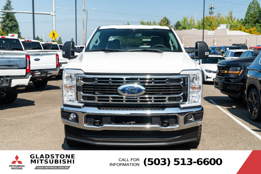 Used 2023 Ford F350 XLT AWD/4WD image 2
