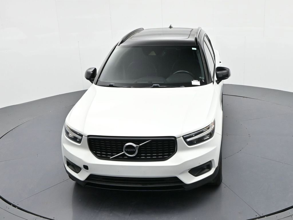 Used 2020 Volvo XC40 T4 R-Design image 18