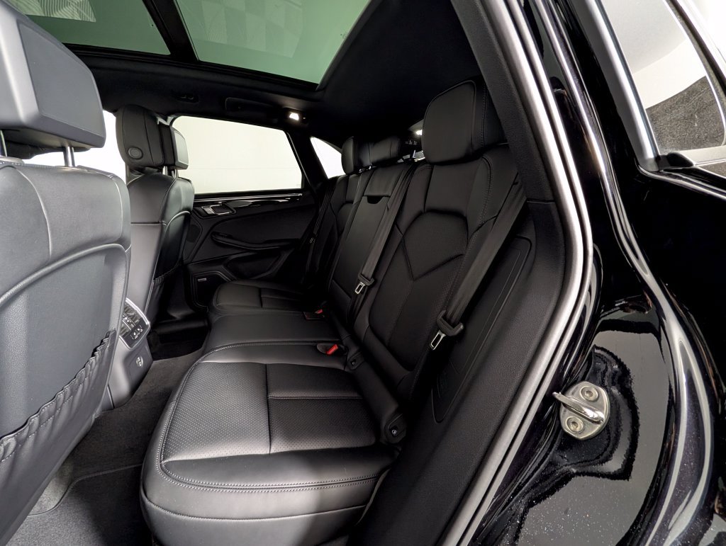 New 2026 Porsche Macan AWD/4WD image 24