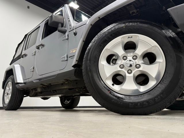 Used 2015 Jeep Wrangler Unlimited Sahara image 3