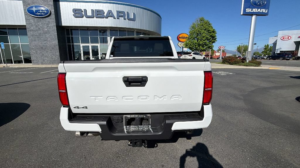 Used 2026 Toyota Tacoma SR5 AWD/4WD image 5