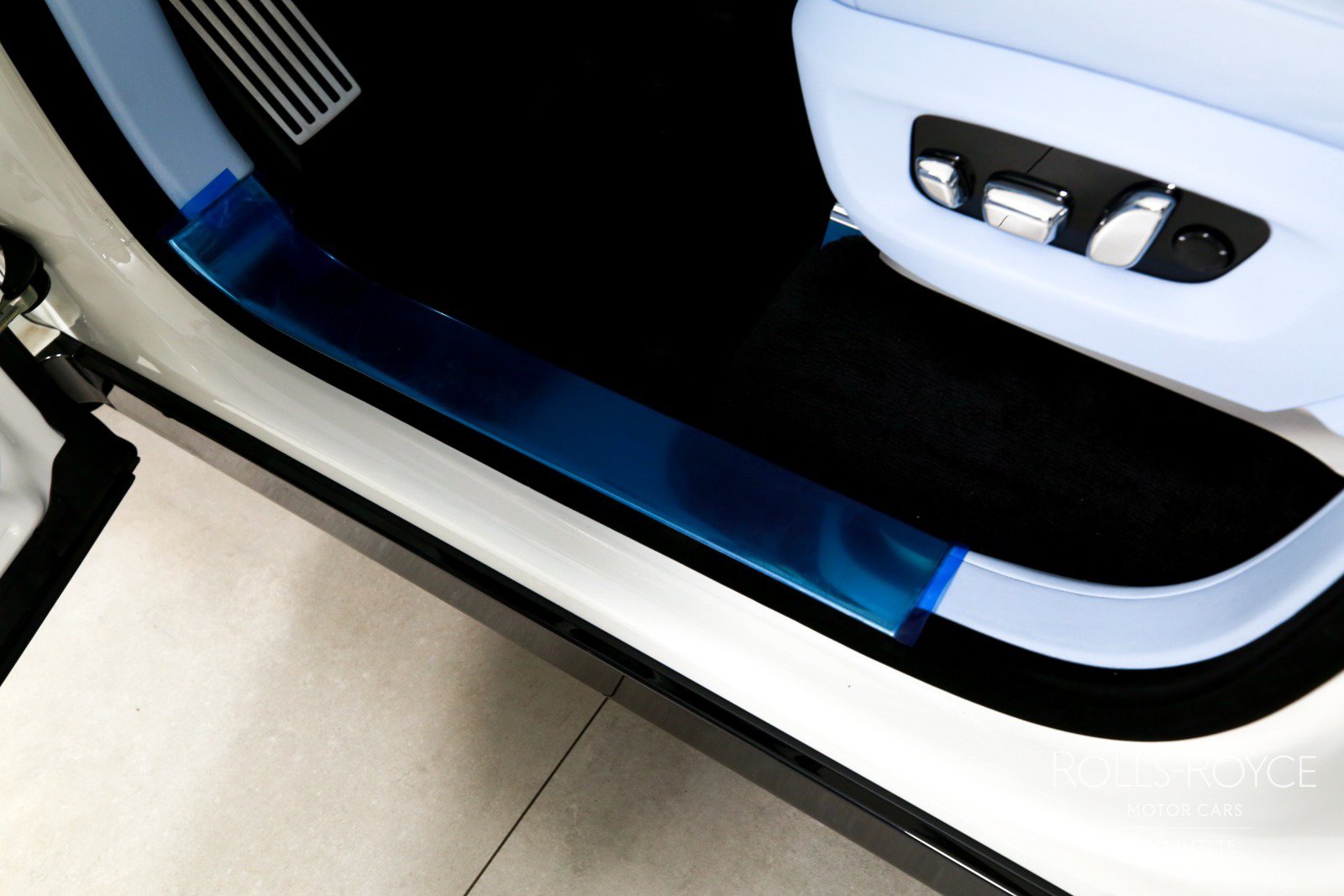 New 2026 Rolls-Royce Cullinan AWD/4WD image 17