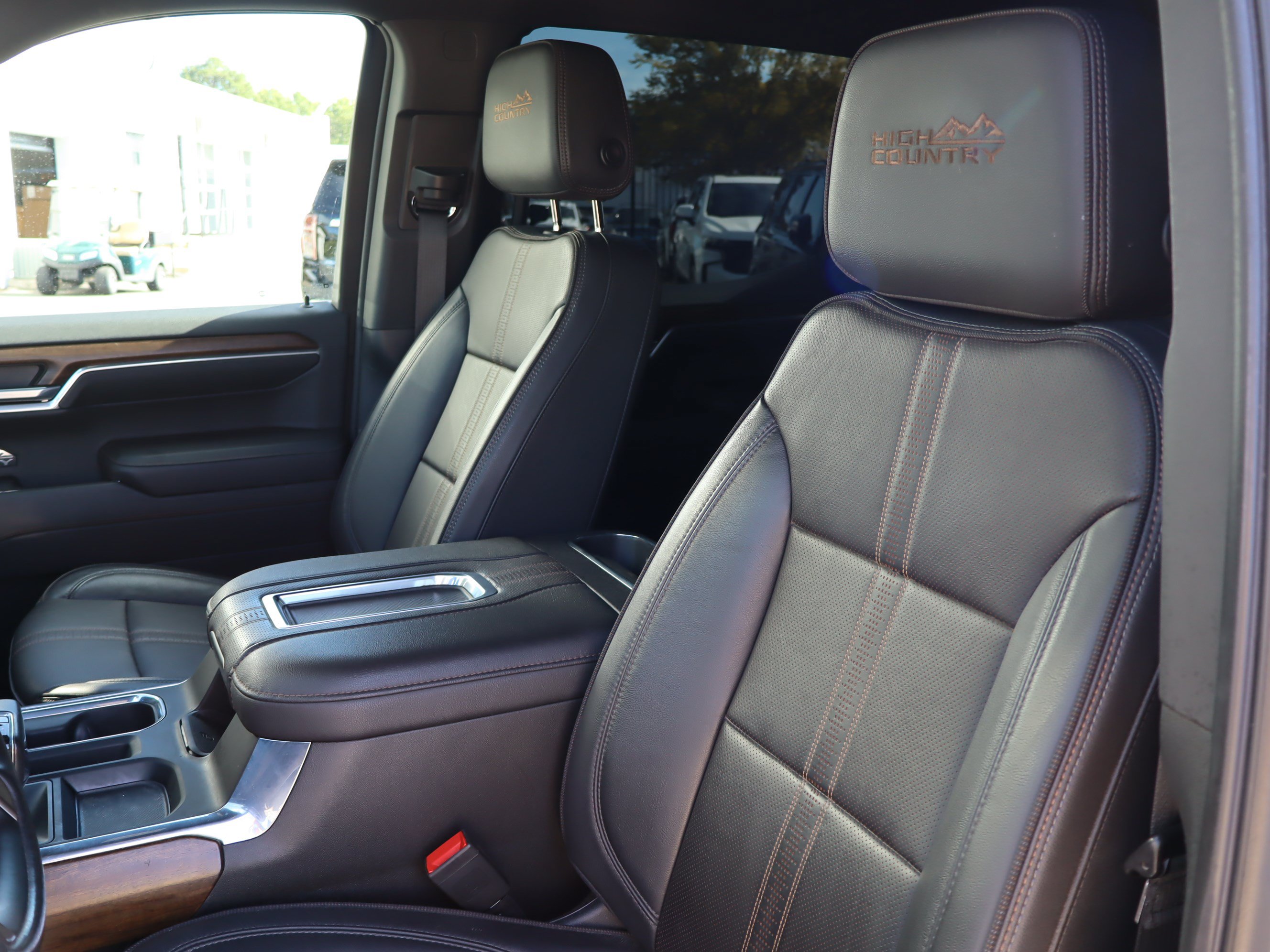Used 2022 Chevrolet Silverado 1500 High Country w/ High Country Premium Package AWD/4WD image 21