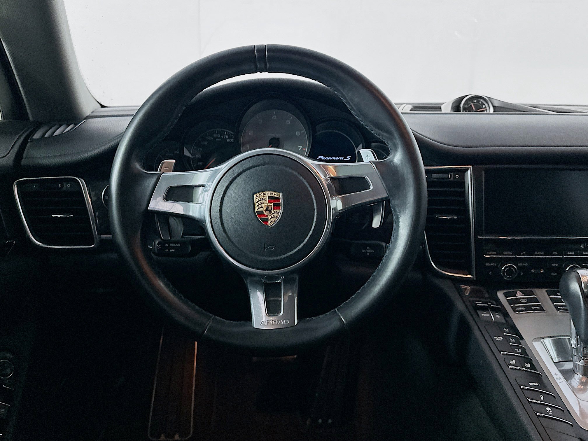 Used 2014 Porsche Panamera S RWD image 17