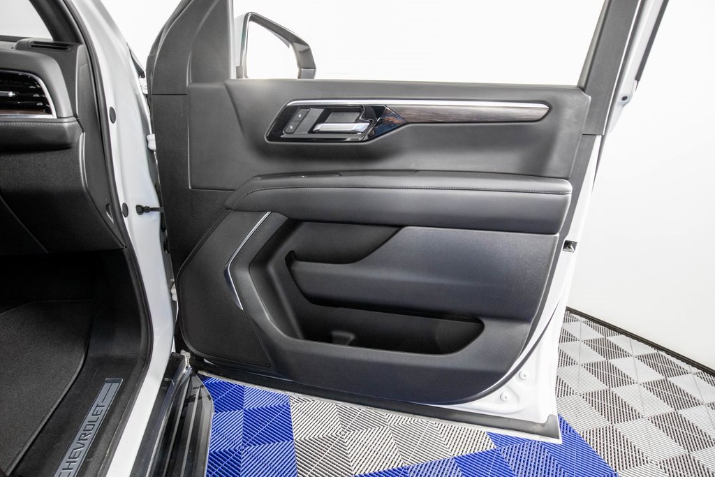 Used 2025 Chevrolet Tahoe LT image 17