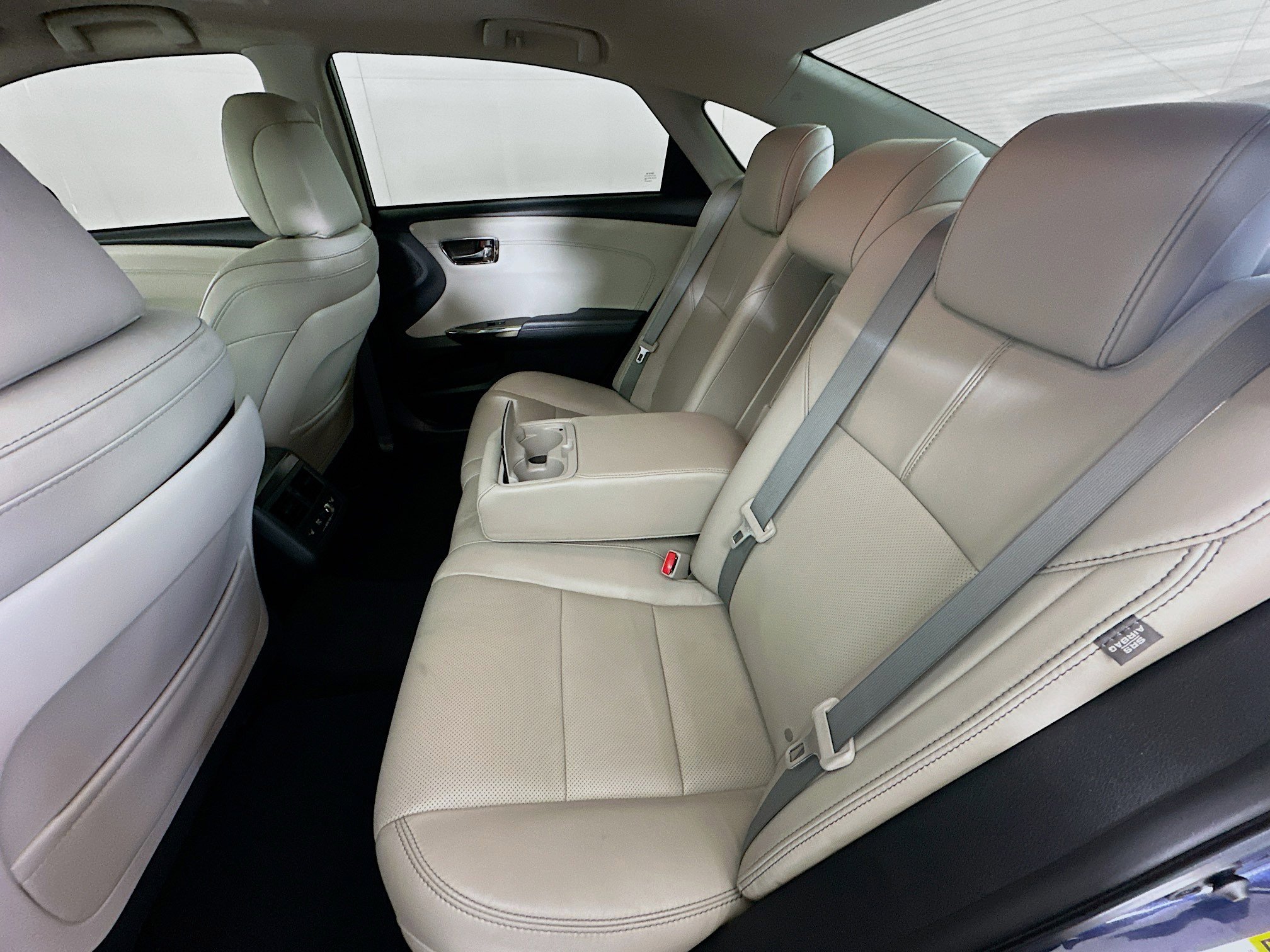 Used 2014 Toyota Avalon Limited FWD image 30