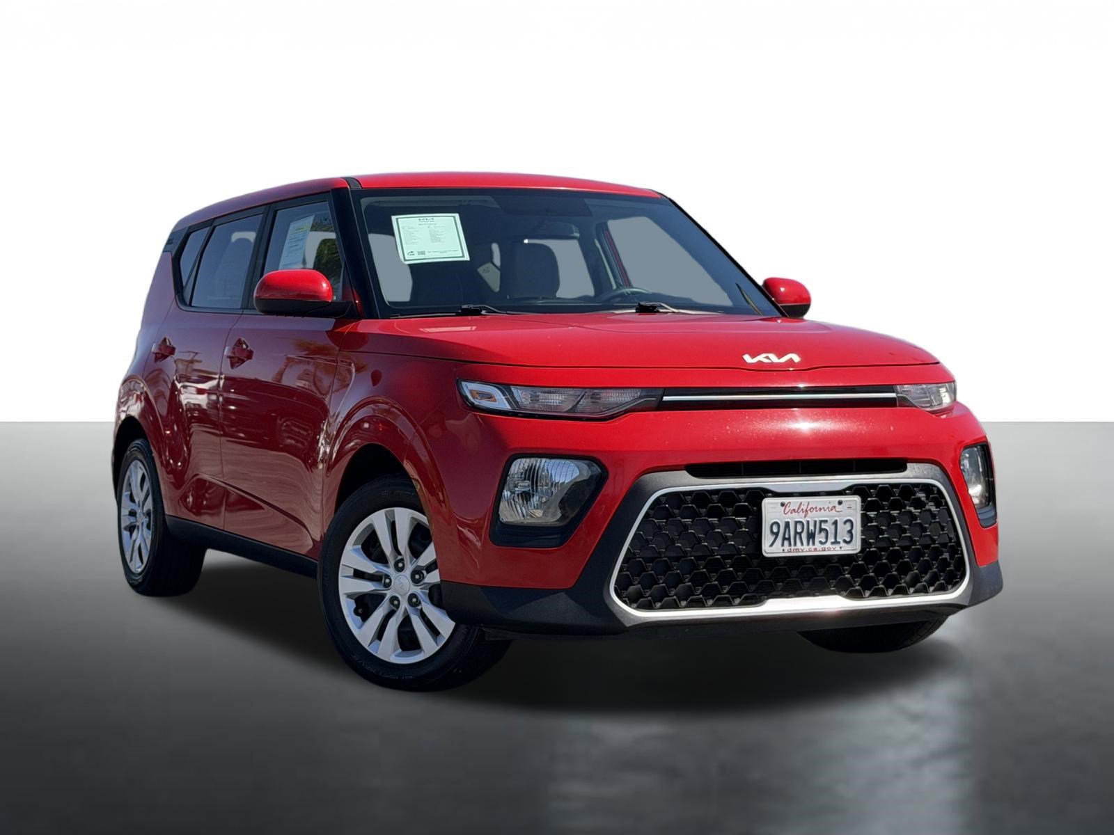 Used 2022 Kia Soul LX image 2