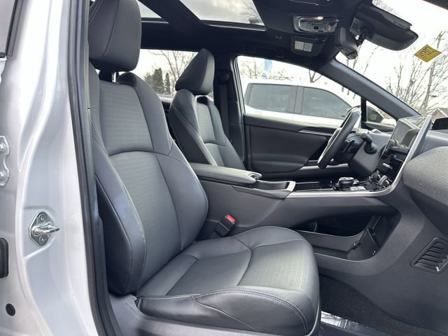 Used 2024 Subaru Solterra Touring w/ Touring Package image 28