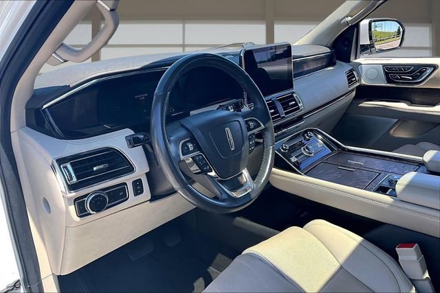 Used 2020 Lincoln Navigator Reserve w/ Equipment Group 208A Reserve AWD/4WD image 14