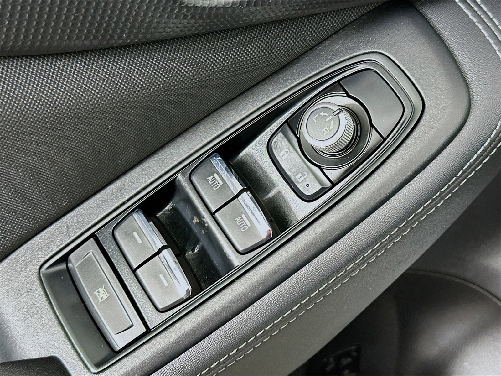 Used 2020 Subaru Forester Premium image 17