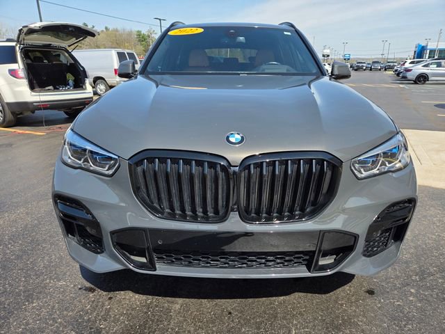 Used 2022 BMW X5 M50i w/ Executive Package AWD/4WD image 2