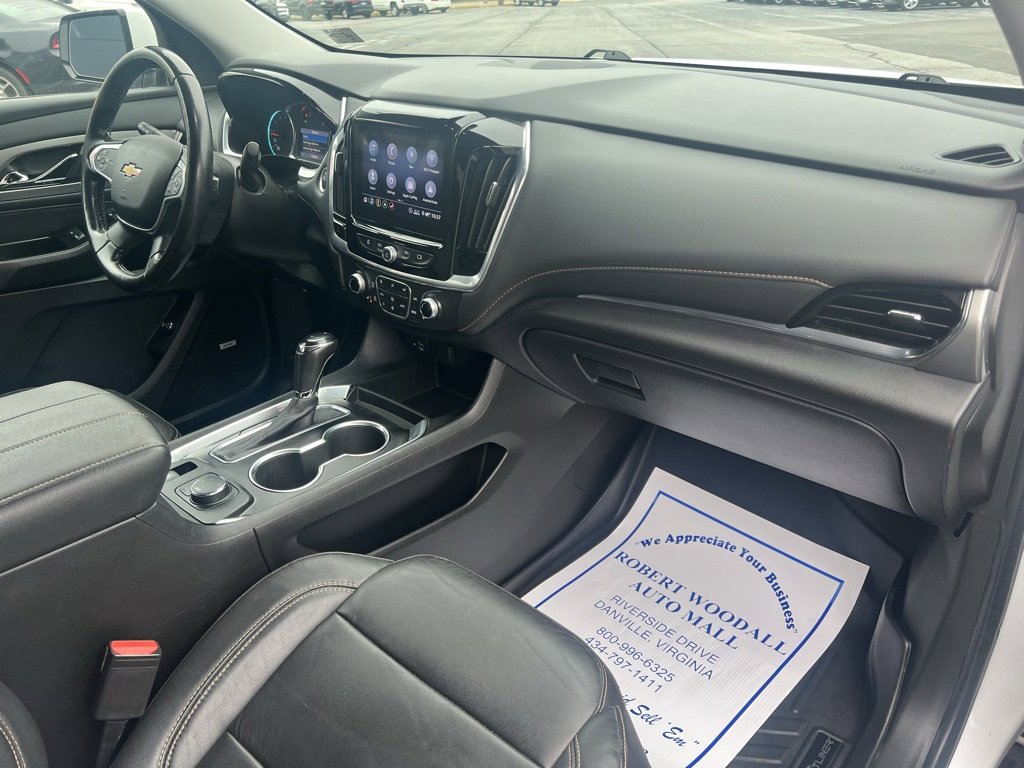 Used 2020 Chevrolet Traverse LT w/ LT Premium Package image 11