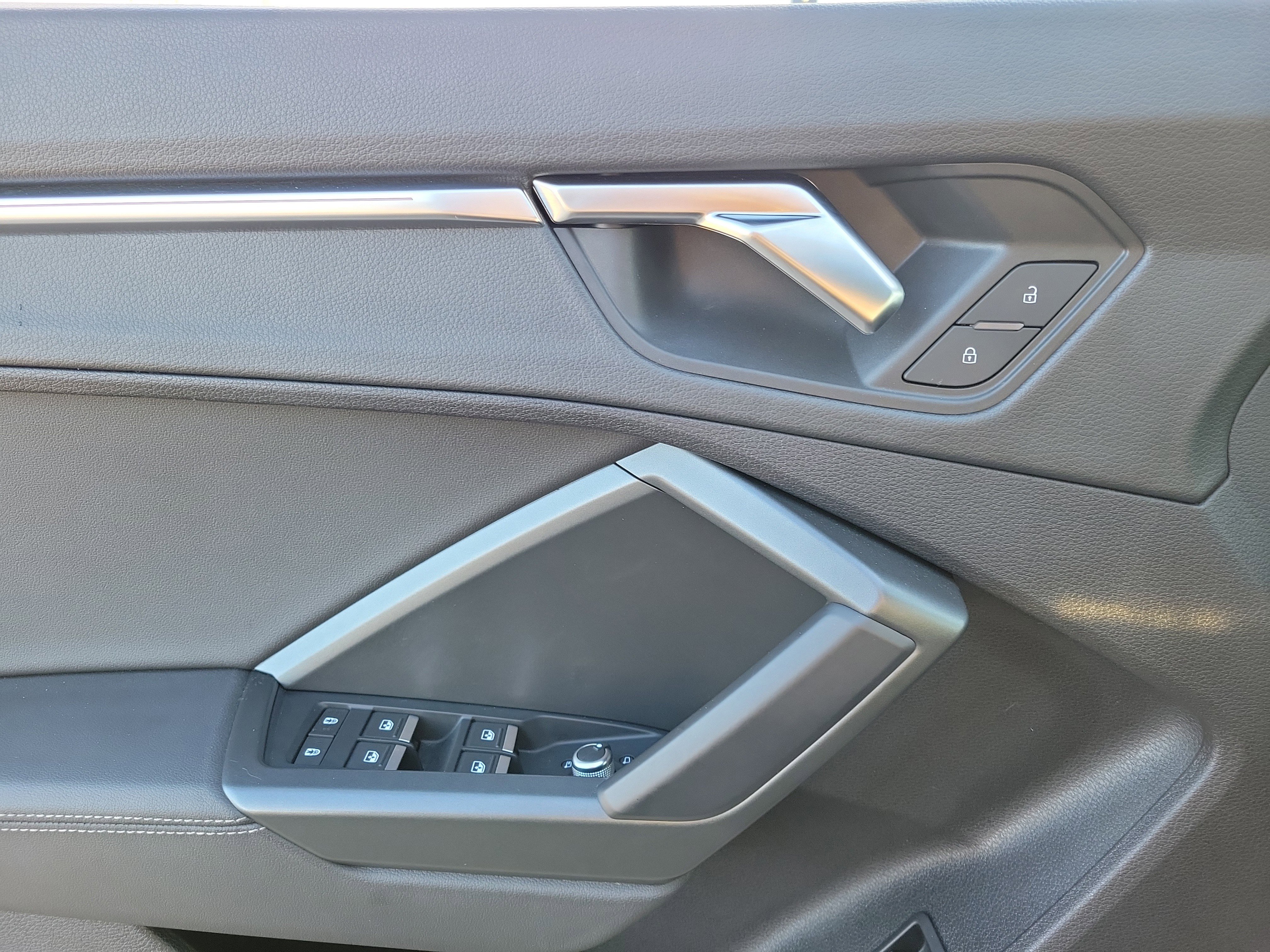 Used 2021 Audi Q3 2.0T Premium Plus w/ Premium Plus Package image 18