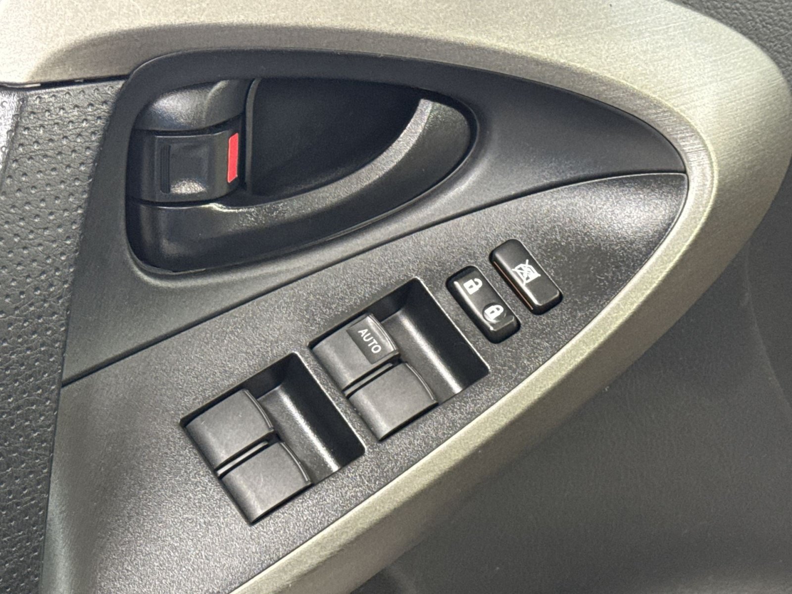 Used 2010 Toyota RAV4 Limited AWD/4WD image 27