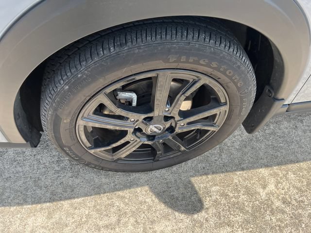 Certified 2023 Nissan Kicks SV FWD image 9