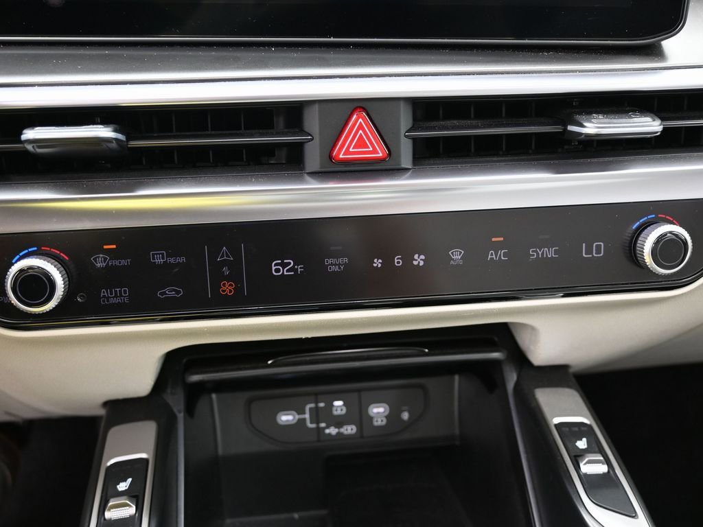 Used 2025 Kia Sorento EX w/ EX Panoramic Sunroof Package image 25