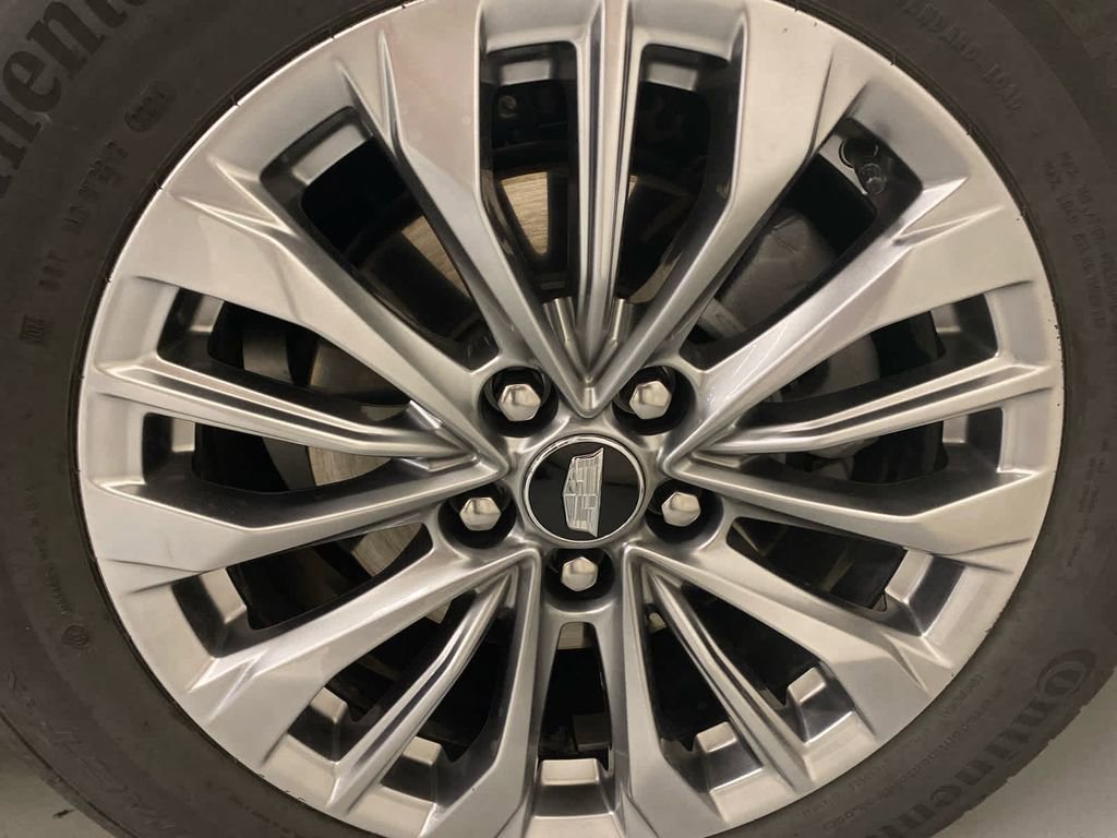 Used 2025 Cadillac XT4 Premium Luxury image 24