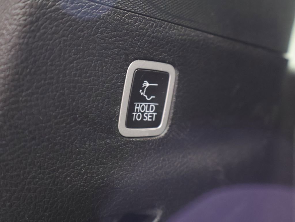 Used 2024 Jeep Wagoneer L Series III w/ Flexible Seating Group image 20