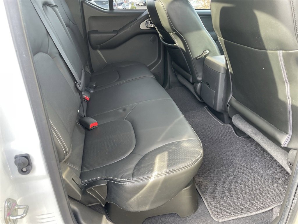 Used 2020 Nissan Frontier PRO-4X image 25