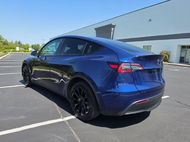 Used 2021 Tesla Model Y Long Range AWD/4WD image 7