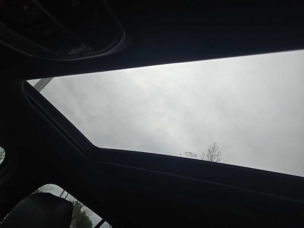 Used 2025 Jeep Grand Cherokee Laredo X w/ Luxury Tech Group I image 32