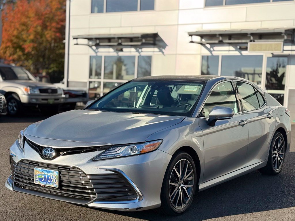 Used 2024 Toyota Camry XLE w/ Navigation Package