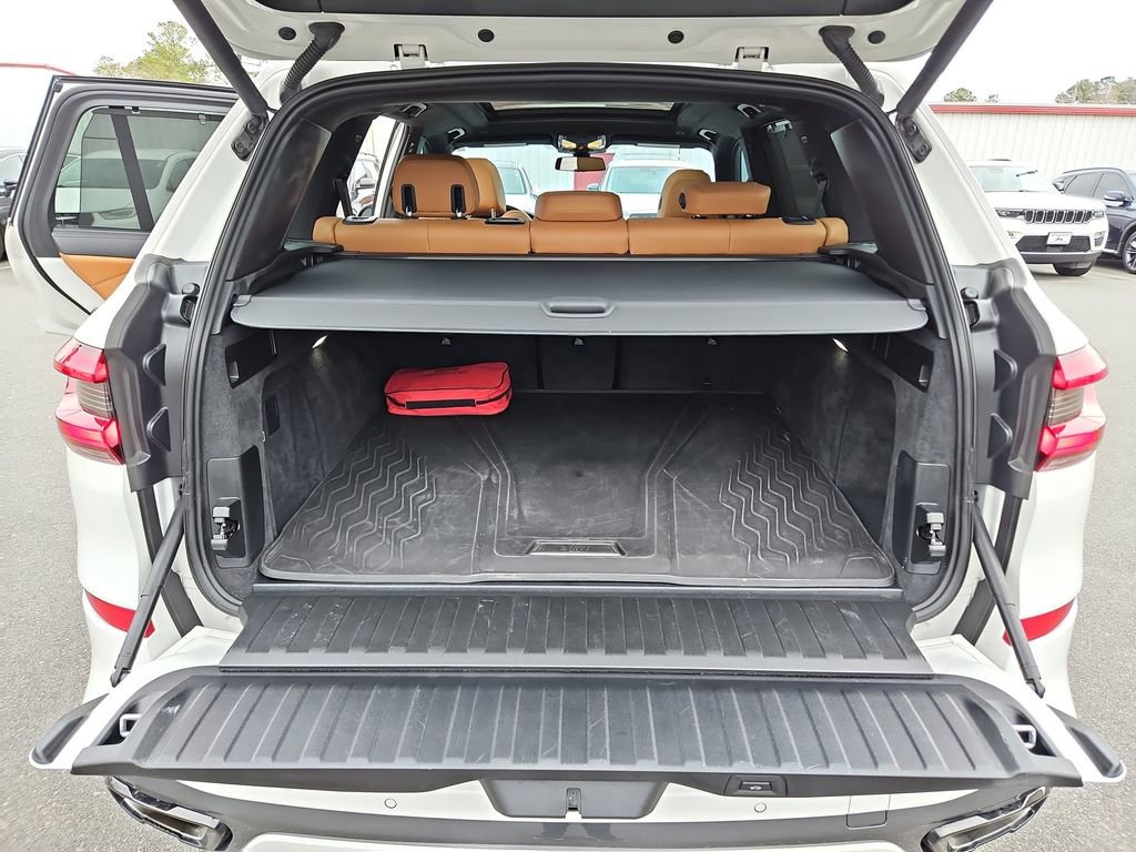 Used 2023 BMW X5 xDrive40i w/ Executive Package image 37